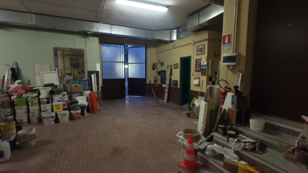 locale di sgombero in vendita a Melegnano