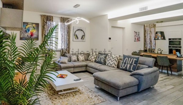 casa indipendente in vendita a Melegnano