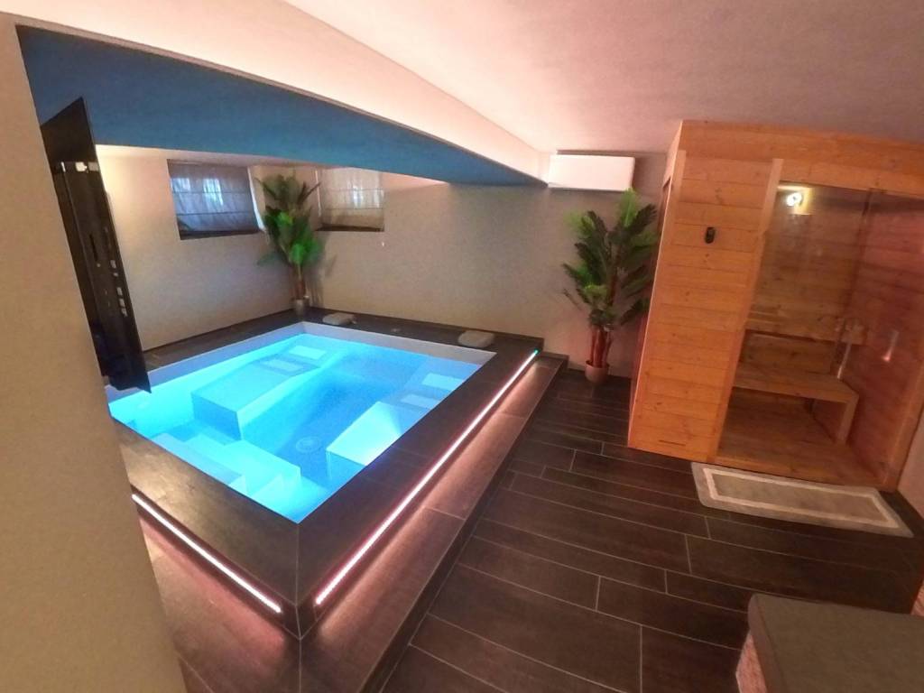 casa indipendente in vendita a Melegnano