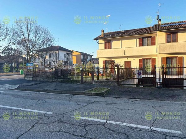 casa indipendente in vendita a Melegnano