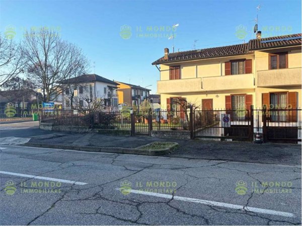 casa indipendente in vendita a Melegnano