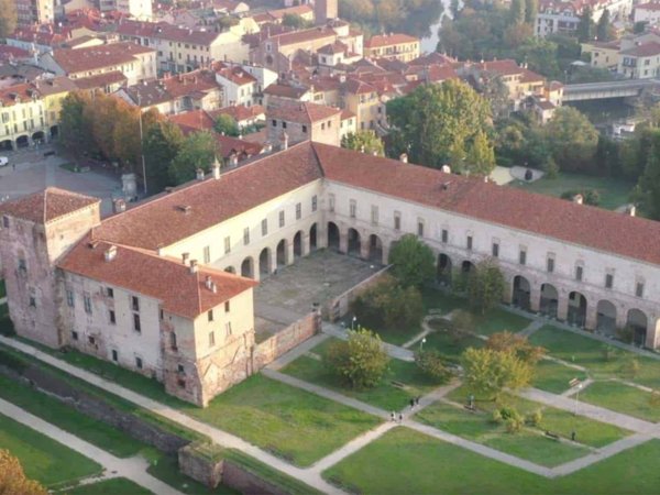 casa indipendente in vendita a Melegnano