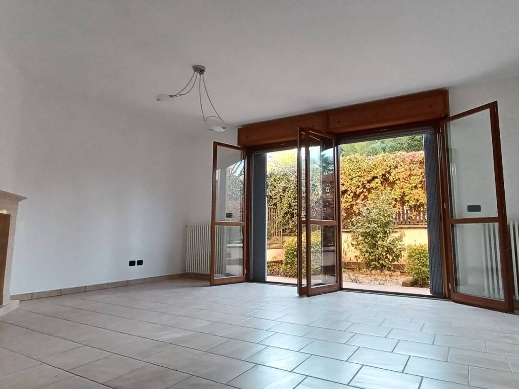 casa indipendente in vendita a Melegnano