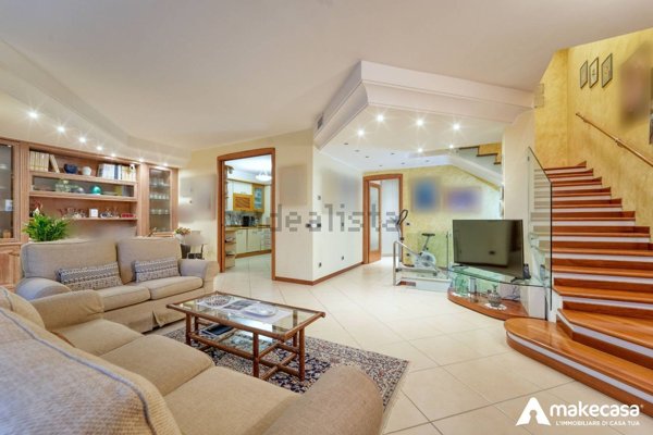 casa indipendente in vendita a Melegnano