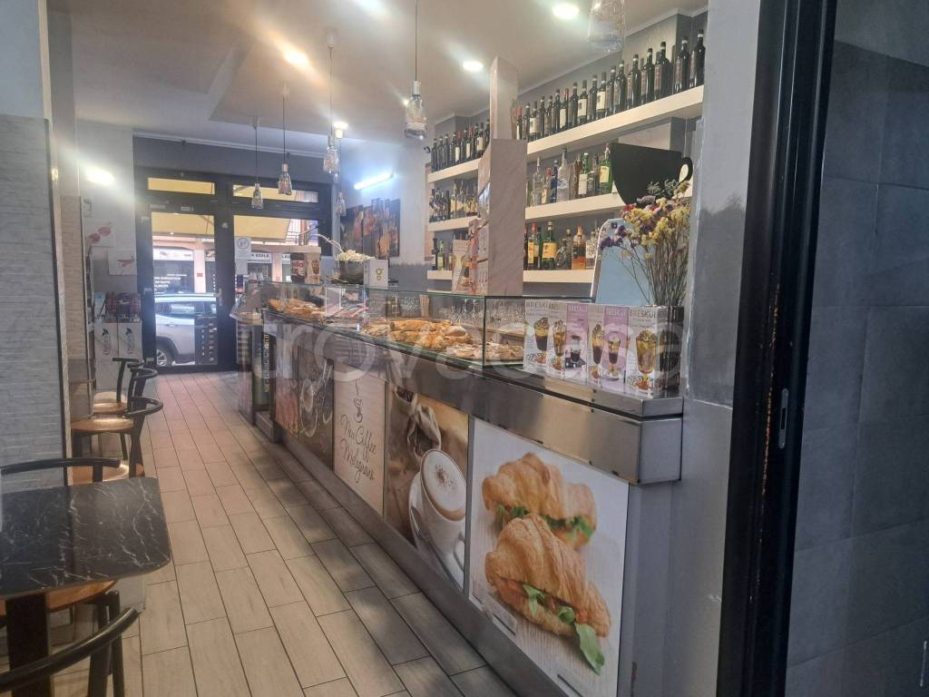 negozio in vendita a Melegnano