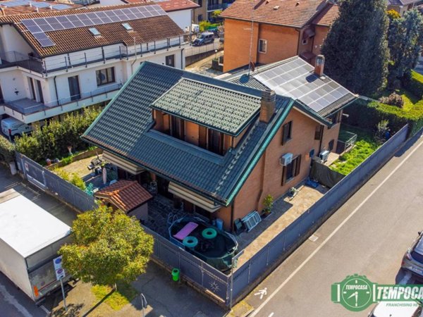 casa indipendente in vendita a Melegnano