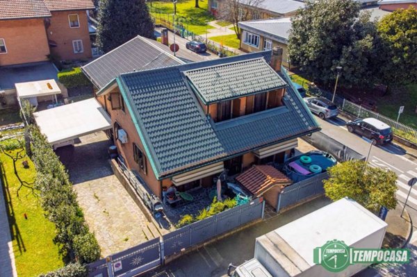 casa indipendente in vendita a Melegnano