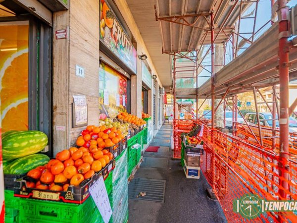 negozio in vendita a Melegnano