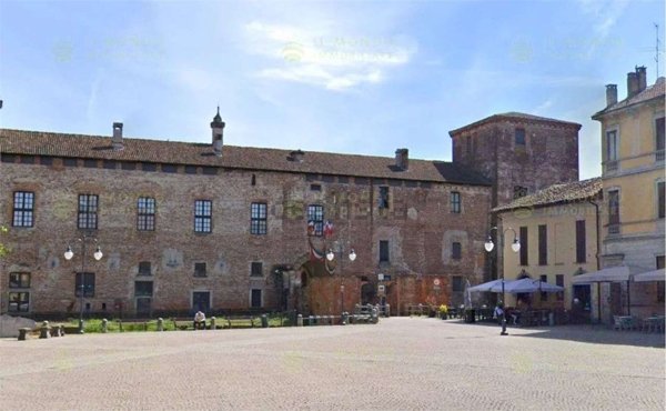 negozio in vendita a Melegnano