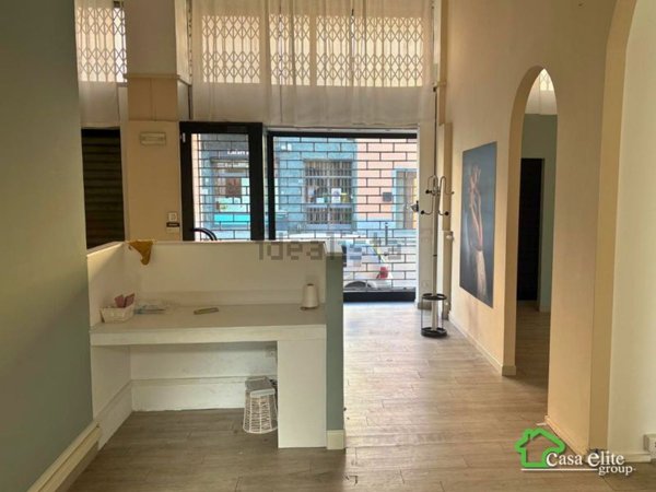 locale commerciale in vendita a Melegnano