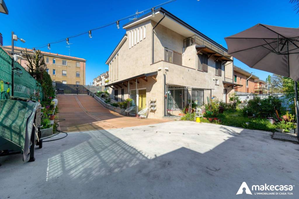 casa indipendente in vendita a Melegnano