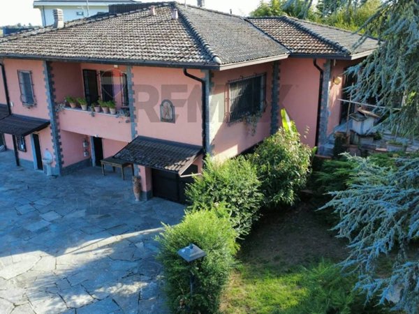casa indipendente in vendita a Melegnano