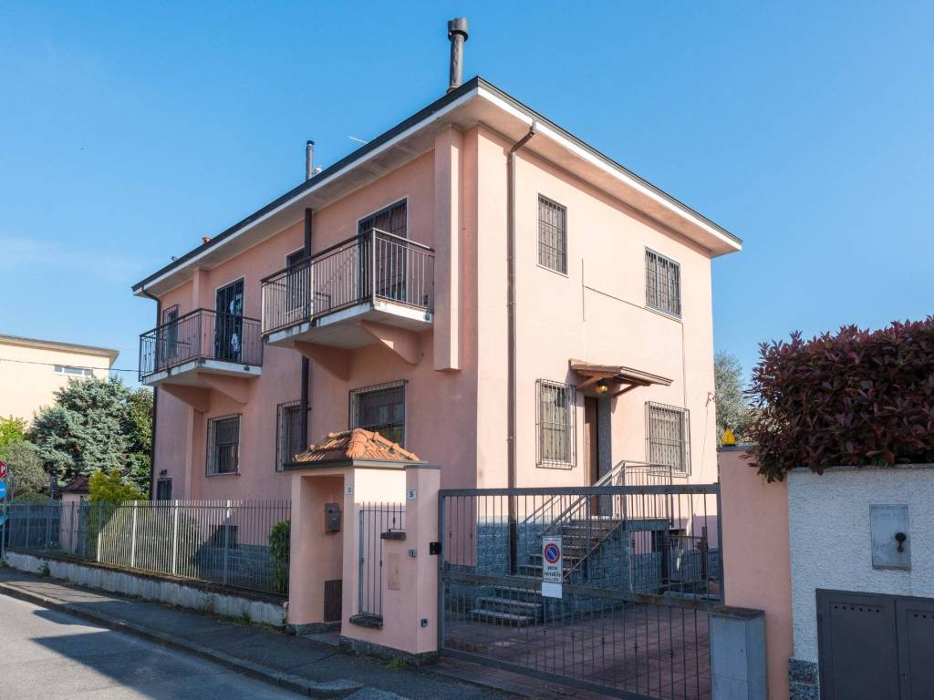 casa indipendente in vendita a Melzo