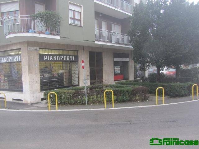 negozio in vendita a Melzo