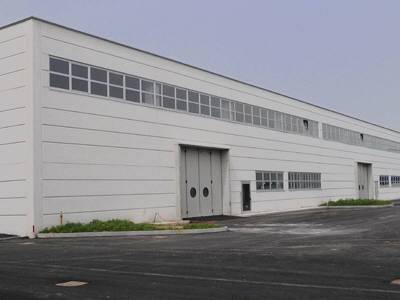 locale commerciale in vendita a Melzo