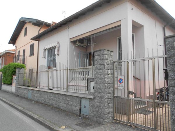 casa indipendente in vendita a Melzo