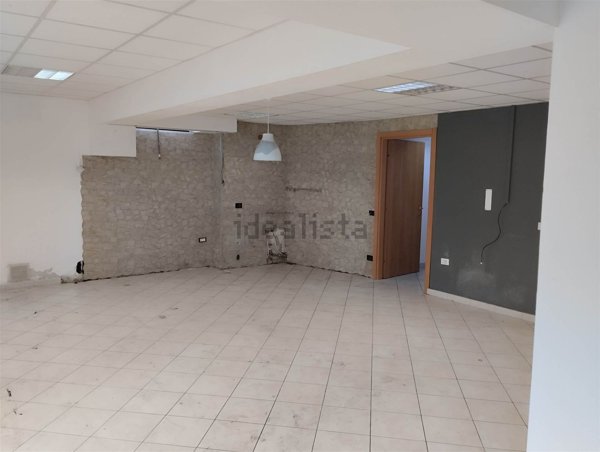 locale di sgombero in vendita a Melzo