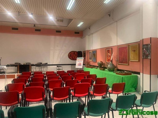 negozio in vendita a Melzo