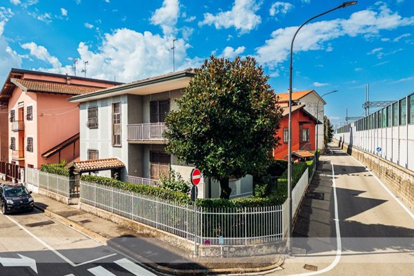 casa indipendente in vendita a Melzo