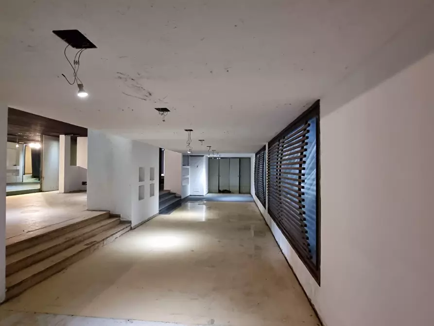 negozio in vendita a Melzo