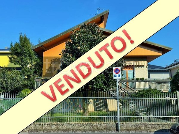 casa indipendente in vendita a Melzo
