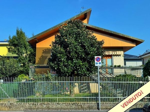 casa indipendente in vendita a Melzo
