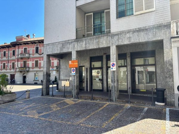 negozio in vendita a Melzo