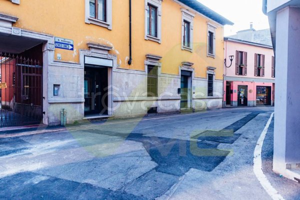 negozio in vendita a Melzo