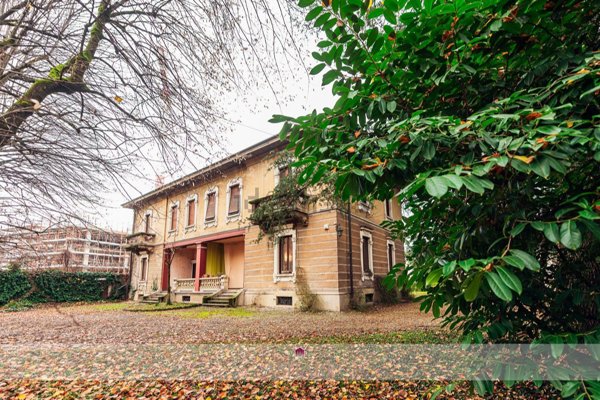 casa indipendente in vendita a Melzo