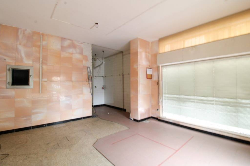 negozio in vendita a Melzo