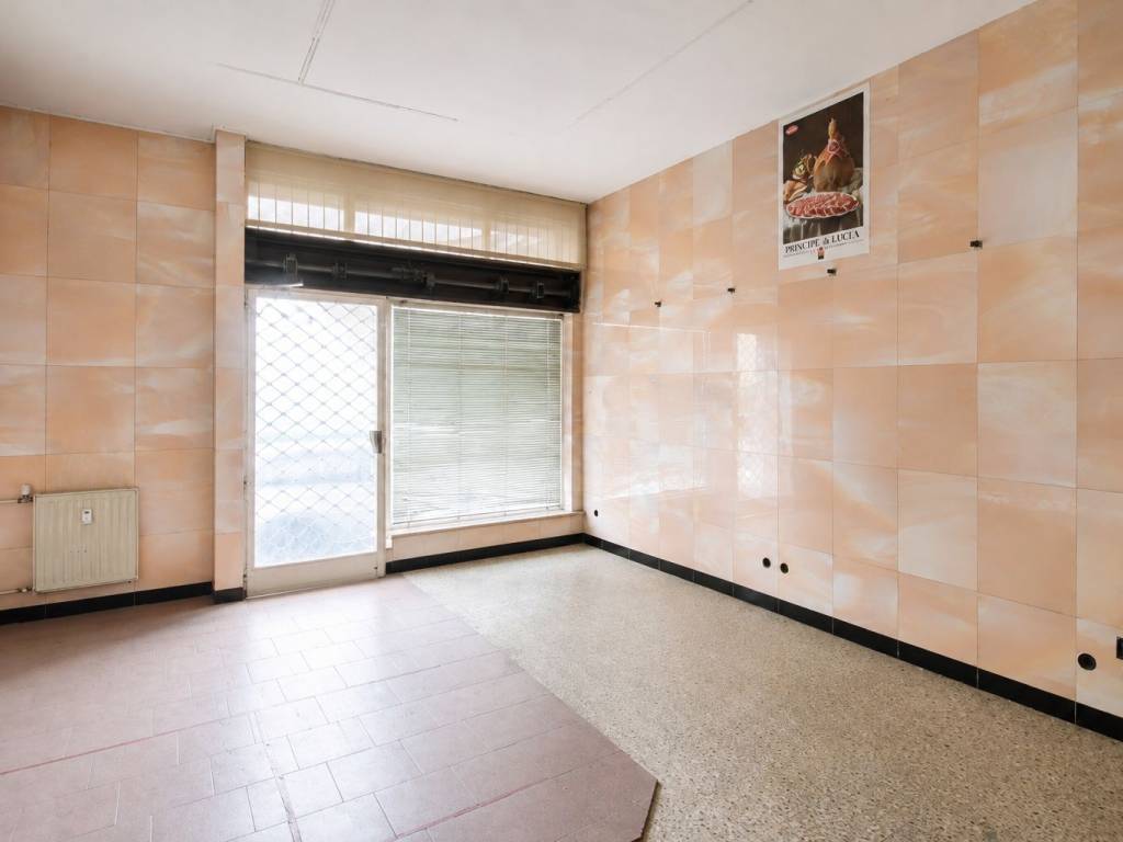 negozio in vendita a Melzo