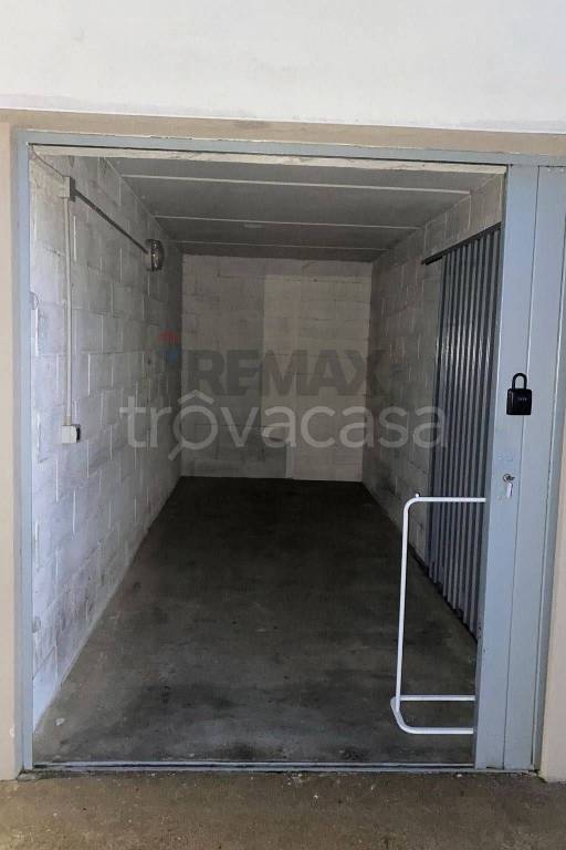 locale commerciale in vendita a Melzo