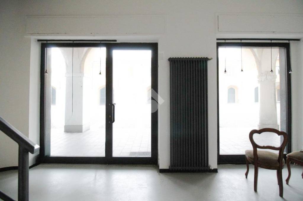 negozio in vendita a Melzo