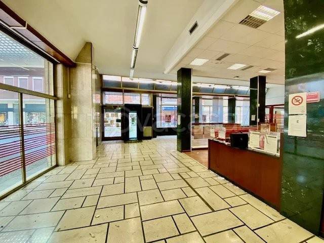 negozio in vendita a Melzo