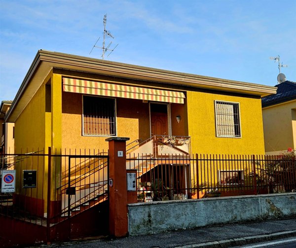 casa indipendente in vendita a Melzo