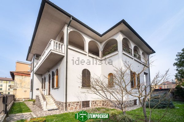 casa indipendente in vendita a Melzo
