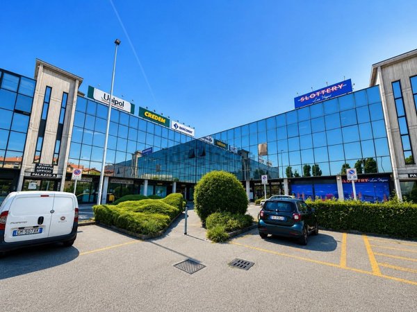 ufficio in vendita a Melzo