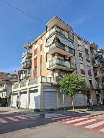 ufficio in vendita a Melzo