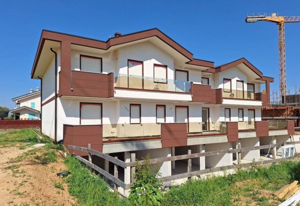 casa indipendente in vendita a Mesero