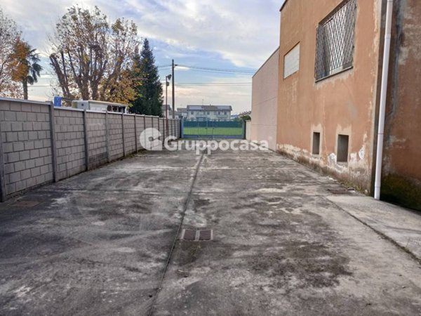locale commerciale in vendita a Mesero