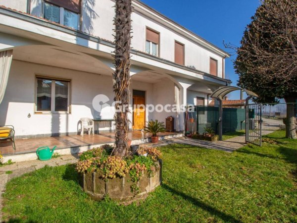 casa indipendente in vendita a Mesero