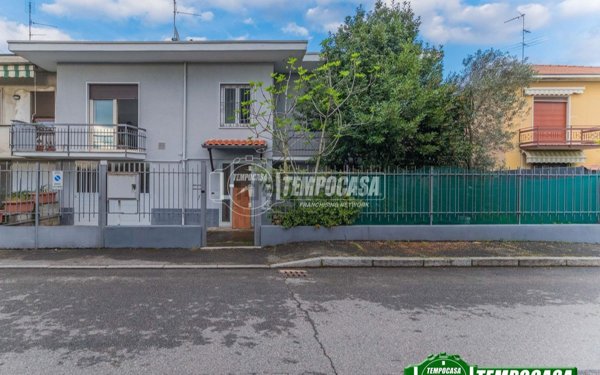 casa indipendente in vendita a Mesero