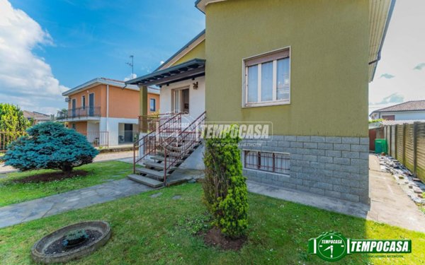 casa indipendente in vendita a Mesero