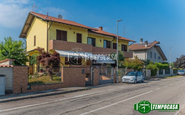 casa indipendente in vendita a Mesero