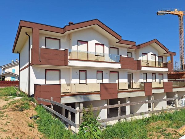 casa indipendente in vendita a Mesero