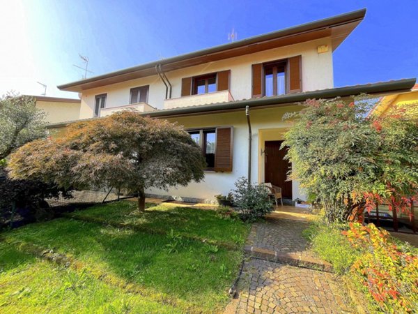 casa indipendente in vendita a Mesero