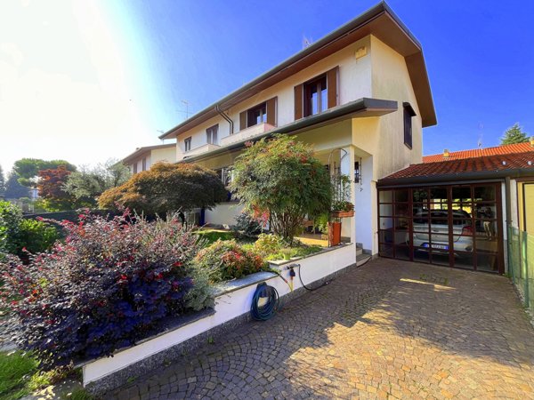 casa indipendente in vendita a Mesero