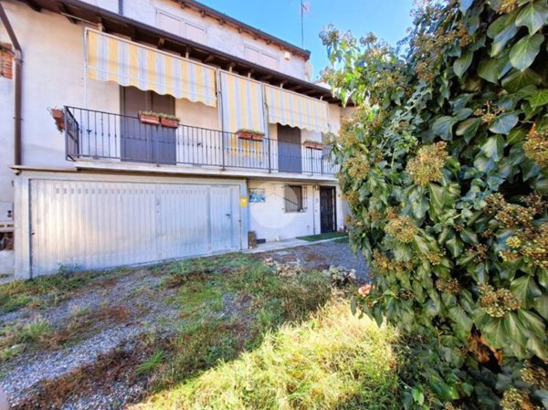 casa indipendente in vendita a Mesero