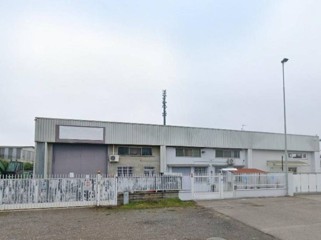 locale commerciale in vendita a Mesero