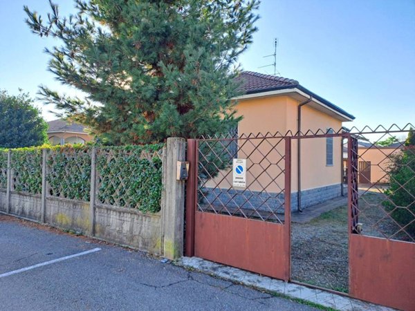 casa indipendente in vendita a Mesero